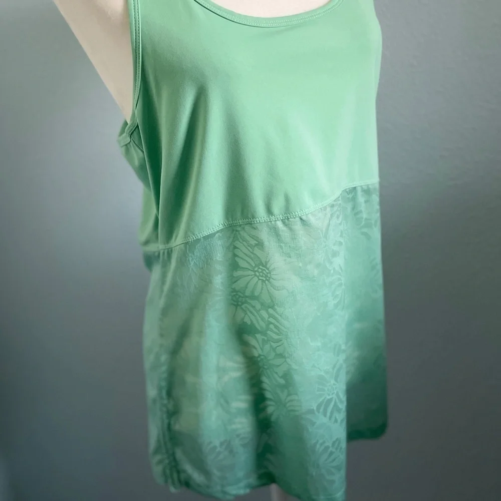 Fabletics Racer Back Tank Top Size M - Picture 3 of 7